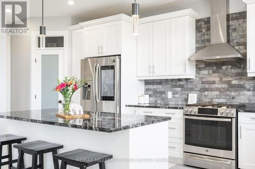 1593 Sandridge Avenue, London, ON - Indoor Photo Showing Kitchen With Stainless Steel Kitchen With Upgraded Kitchen