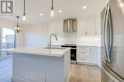 16 - 2261 Linkway Boulevard, London, ON - Indoor Photo Showing Kitchen With Upgraded Kitchen