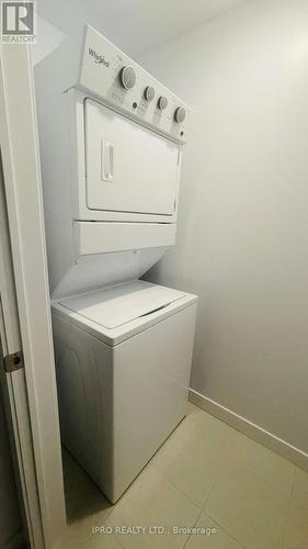 214 - 460 Dundas Street E, Hamilton, ON - Indoor Photo Showing Laundry Room