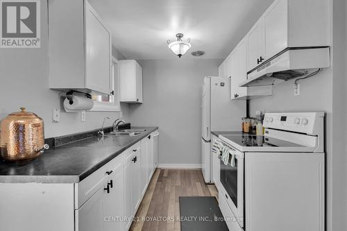 101 Tennyson Street, Woodstock, ON - Indoor Photo Showing Kitchen With Double Sink