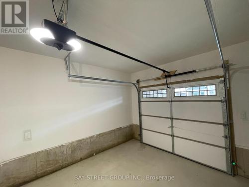 1829 Thames Circle, Milton, ON - Indoor Photo Showing Garage