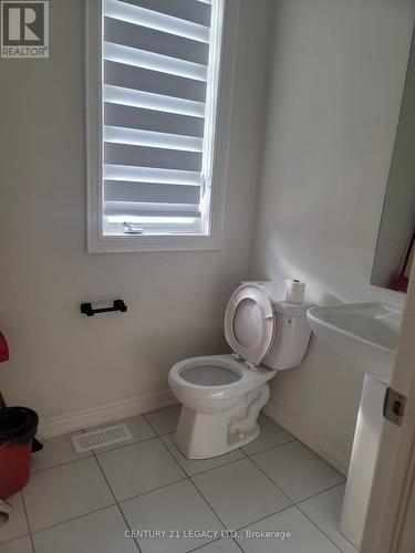 4 Queenpost Dr Drive, Brampton, ON - Indoor Photo Showing Bathroom