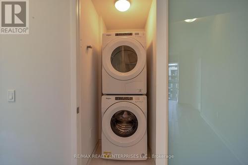 2415 - 4055 Parkside Village Drive, Mississauga, ON - Indoor Photo Showing Laundry Room