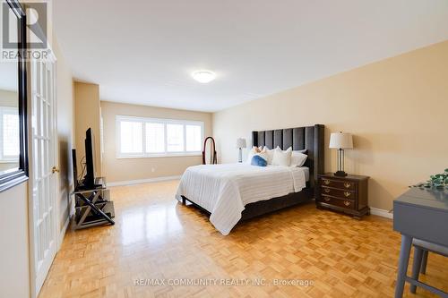 963 Hampton Crescent S, Mississauga, ON - Indoor Photo Showing Bedroom