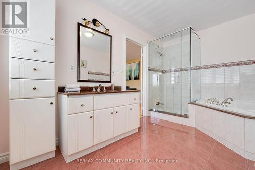 963 Hampton Crescent S, Mississauga, ON - Indoor Photo Showing Bathroom