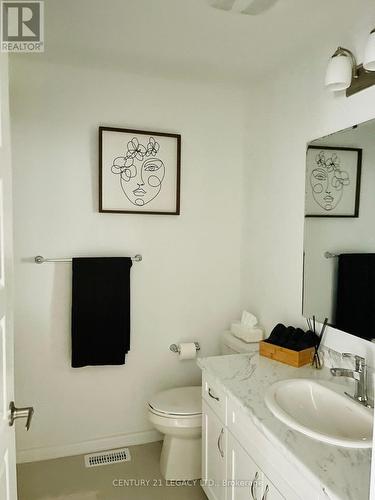 1735 Thames Circle, Milton, ON - Indoor Photo Showing Bathroom