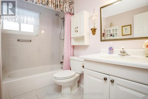 60 - 318 Laurier Avenue, Milton, ON - Indoor Photo Showing Bathroom