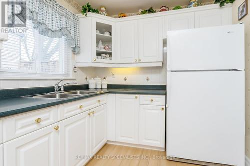 60 - 318 Laurier Avenue, Milton, ON - Indoor Photo Showing Kitchen With Double Sink