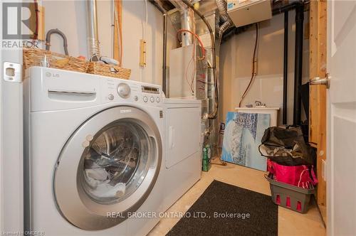 312 Jemima Drive, Oakville, ON - Indoor Photo Showing Laundry Room