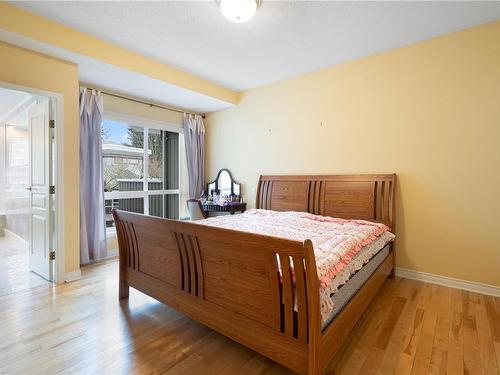 8-1063 Valewood Trail, Saanich, BC - Indoor Photo Showing Bedroom