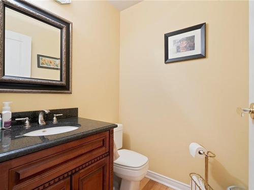 8-1063 Valewood Trail, Saanich, BC - Indoor Photo Showing Bathroom