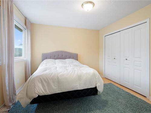 8-1063 Valewood Trail, Saanich, BC - Indoor Photo Showing Bedroom