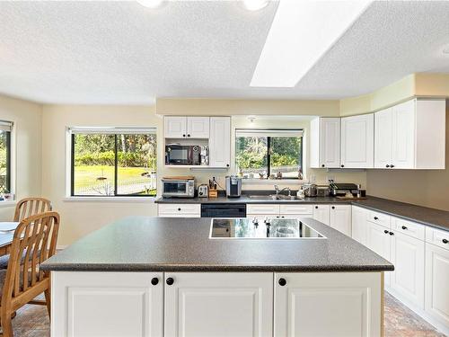 2369 South Wellington Rd, Nanaimo, BC - Indoor Photo Showing Kitchen With Double Sink