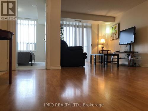 812 - 3880 Duke Of York Boulevard, Mississauga, ON - Indoor