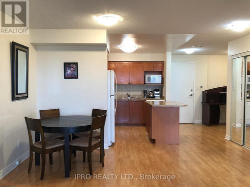 812 - 3880 Duke Of York Boulevard, Mississauga, ON - Indoor