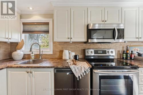 73 Lakeside Beach Road, Scugog, ON - Indoor Photo Showing Kitchen With Stainless Steel Kitchen With Upgraded Kitchen