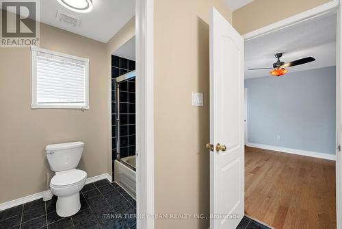 39 Dopp Crescent, Whitby, ON - Indoor Photo Showing Bathroom