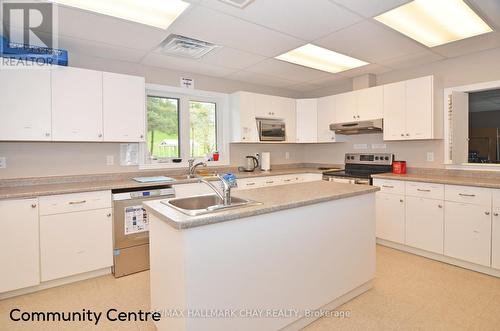 1 Juniper Court, New Tecumseth, ON - Indoor Photo Showing Kitchen
