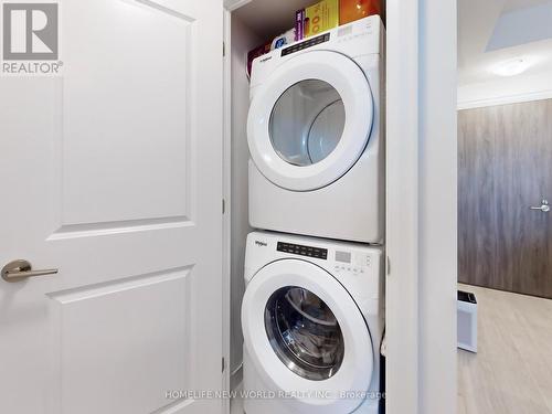 807 - 20 Gatineau Drive, Vaughan, ON - Indoor Photo Showing Laundry Room