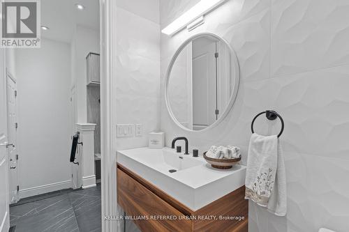 51 Ria Court, King, ON - Indoor Photo Showing Bathroom