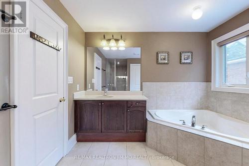 261 Angus Glen Boulevard, Markham, ON - Indoor Photo Showing Bathroom