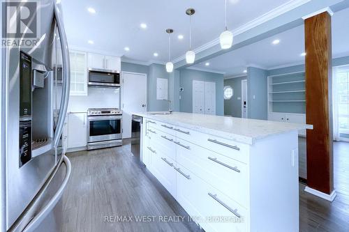 61 Ottaway Avenue, Barrie, ON - Indoor Photo Showing Kitchen With Upgraded Kitchen