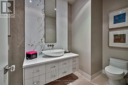 148 Highland Crescent, Toronto, ON - Indoor Photo Showing Bathroom