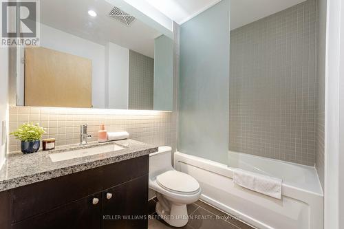 815 - 1005 King Street W, Toronto, ON - Indoor Photo Showing Bathroom