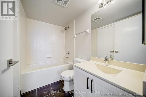 2015 - 135 Village Green Square, Toronto, ON - Indoor Photo Showing Bathroom