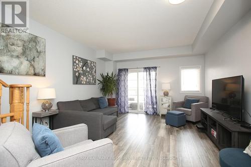 301 Monarch Avenue, Ajax, ON - Indoor Photo Showing Living Room