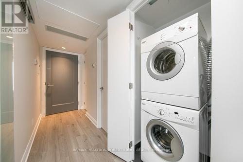 2818 - 155 Yorkville Avenue, Toronto, ON - Indoor Photo Showing Laundry Room