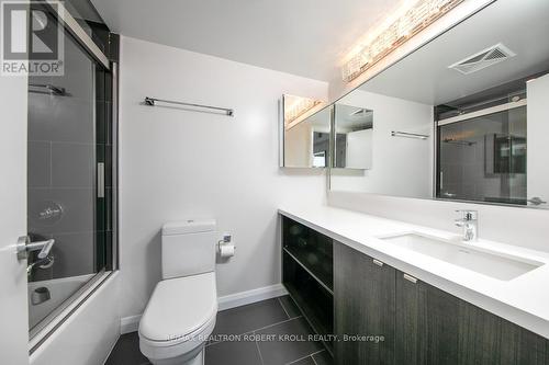 2818 - 155 Yorkville Avenue, Toronto, ON - Indoor Photo Showing Bathroom