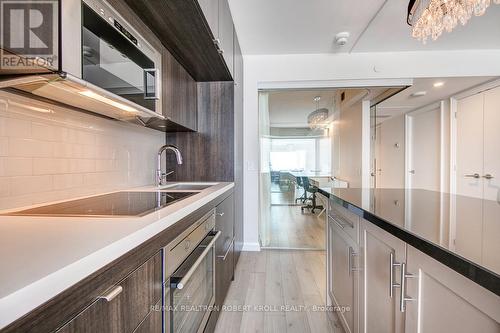 2818 - 155 Yorkville Avenue, Toronto, ON - Indoor Photo Showing Kitchen