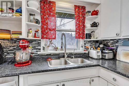 813 Norwood Terrace, Peterborough, ON - Indoor Photo Showing Kitchen With Double Sink