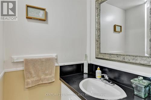 813 Norwood Terrace, Peterborough, ON - Indoor Photo Showing Bathroom