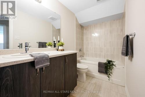 29 - 17 Lakewood Crescent, Kawartha Lakes, ON - Indoor Photo Showing Bathroom