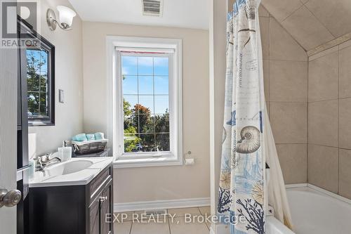 209 Dundas Street E, Quinte West, ON - Indoor Photo Showing Bathroom