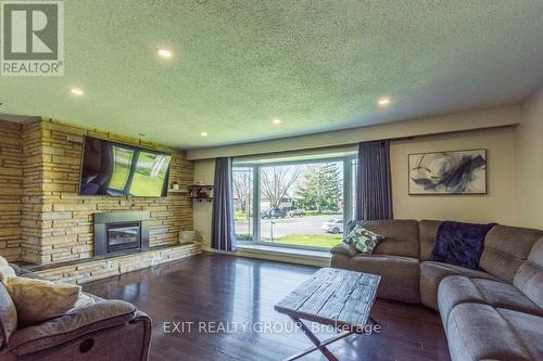 20 Rockhill Court, Belleville, ON - Indoor Photo Showing Living Room With Fireplace