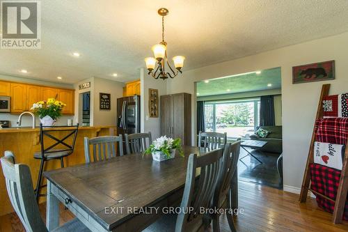 20 Rockhill Court, Belleville, ON - Indoor Photo Showing Dining Room
