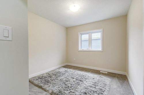 81 Hawick Crescent, Caledonia, ON - Indoor Photo Showing Other Room