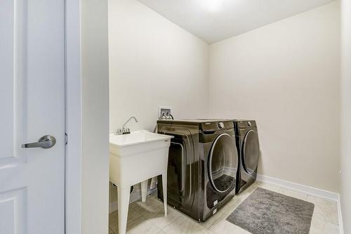 81 Hawick Crescent, Caledonia, ON - Indoor Photo Showing Laundry Room