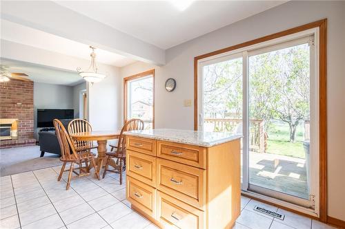 123 1/2 Keefer Road, Thorold, ON - Indoor With Fireplace