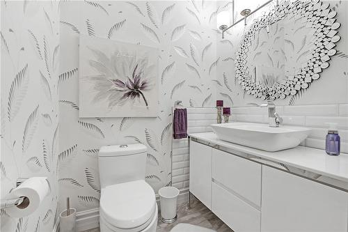 79 Republic Avenue, Hamilton, ON - Indoor Photo Showing Bathroom