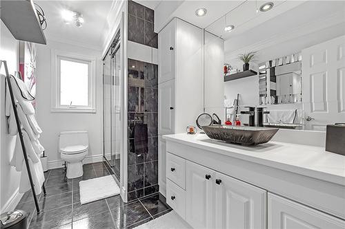 79 Republic Avenue, Hamilton, ON - Indoor Photo Showing Bathroom