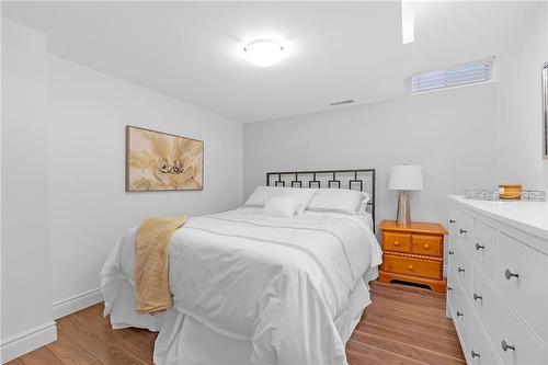79 Republic Avenue, Hamilton, ON - Indoor Photo Showing Bedroom