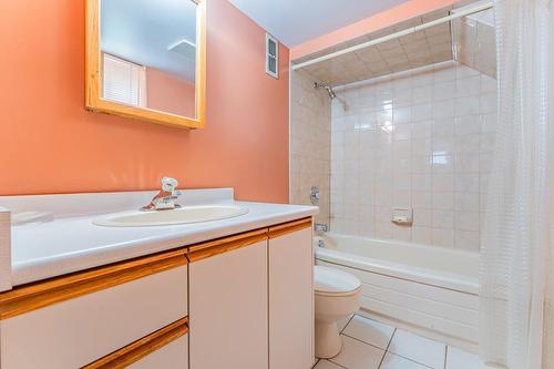 74 Uplands Avenue, Hamilton, ON - Indoor Photo Showing Bathroom