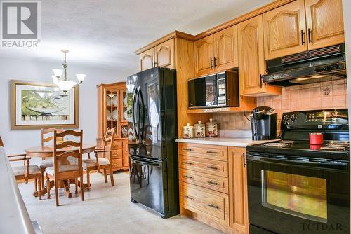 208 Frontenac Cres, Timmins, ON - Indoor Photo Showing Kitchen