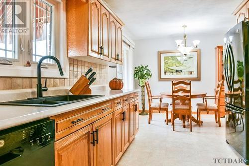 208 Frontenac Cres, Timmins, ON - Indoor Photo Showing Kitchen With Double Sink