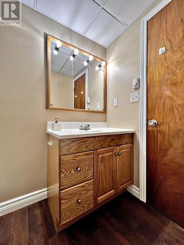 208 Frontenac Cres, Timmins, ON - Indoor Photo Showing Bathroom