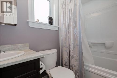 44 Bedard Boulevard, Petawawa, ON - Indoor Photo Showing Bathroom